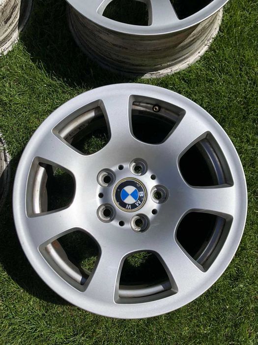 Продавам 4 бр. оригинални  джанти за БМВ Е 60 като нови. Цена 350 лв.
