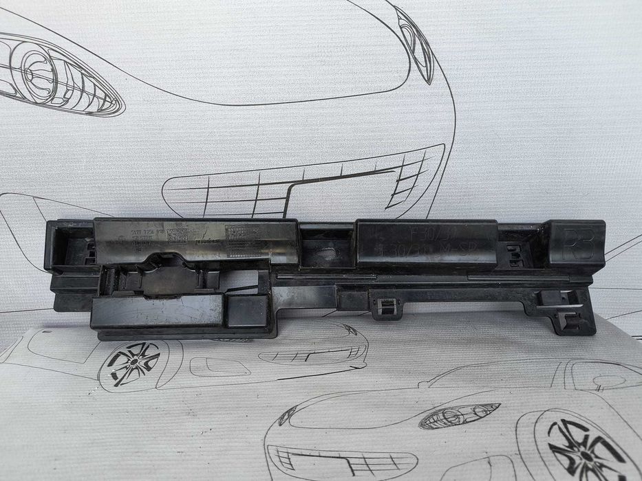 Suport Ghidaj Prag Lateral Dreapta BMW Seria 3 F30 F31 Pachet M 2013 / 2011-2019 Cod OEM 51777256918 (5B2)