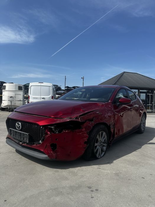 Mazda 3 Hybrid AVARIAT!!