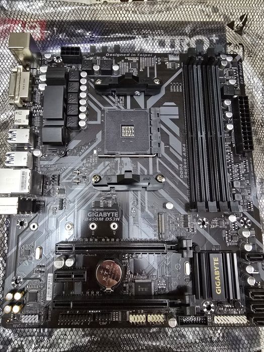 Kit componente PC (RX 580, Ryzen 5 3400G, B450, SSD) -  sau pachet