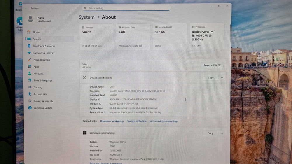 Настолен гейминг компютър с лицензиран Win 11