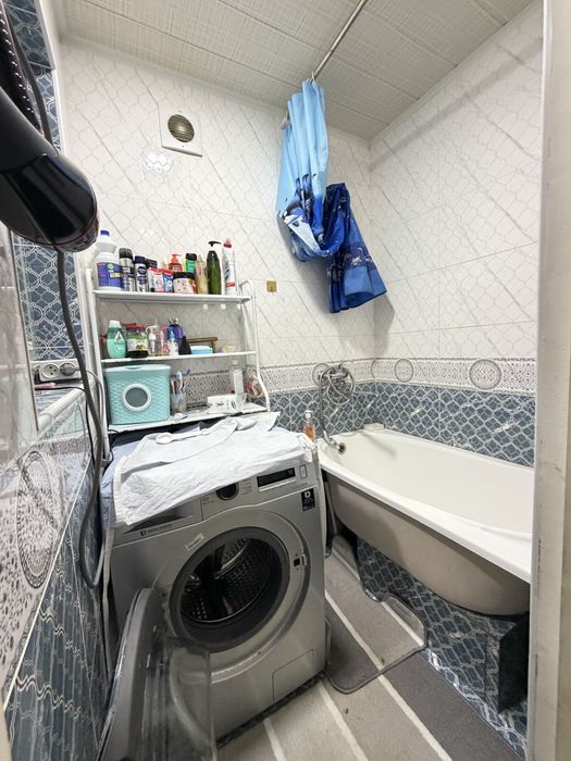 Olmaliqda 3xonali kvartira sotiladi!