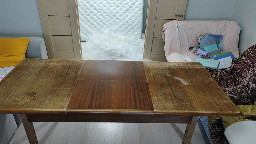 Продам стол б/у , в хорошем состоянии