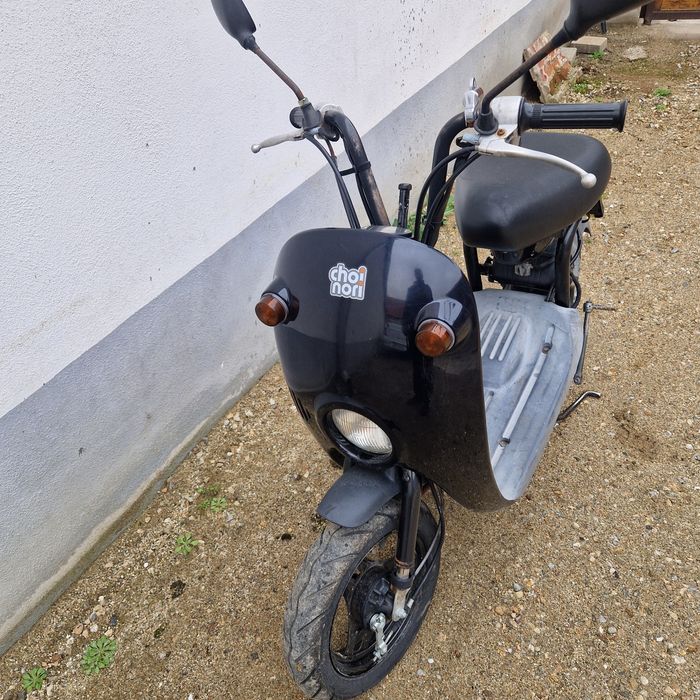 Scuter Suzuki 49