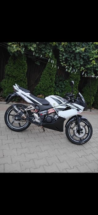 Vând honda cbr 125r injecție