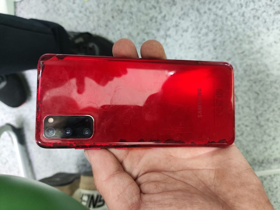 Продам samsung s20