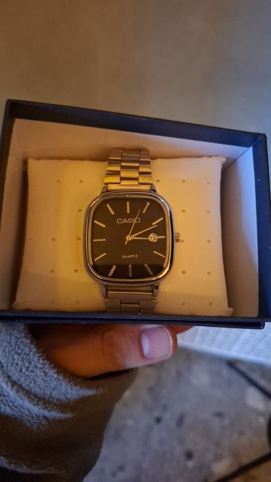 Часы Casio новый