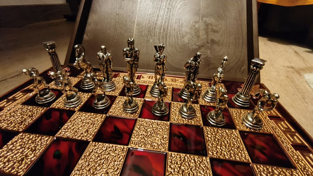 Joc șah model deosebit cu piese metalice
