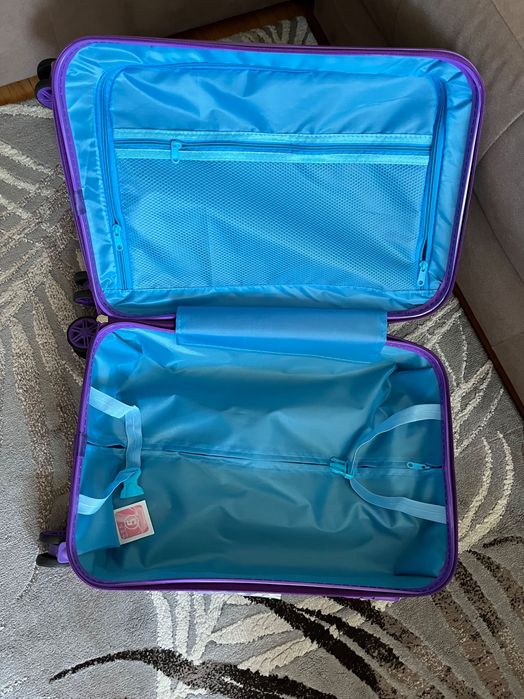 Куфар Емека - твърд , нов