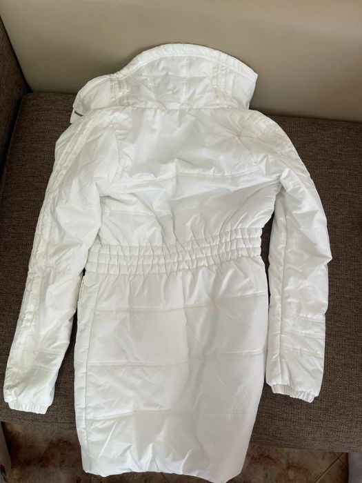 Яке adidas бяло средна дължина