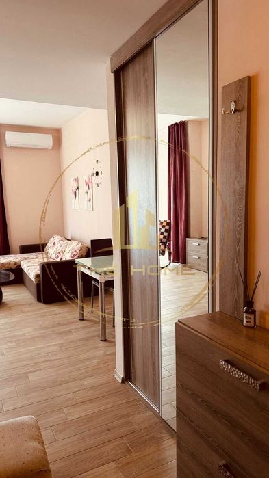 Дава се под наем Двустаен апартамент в к.к. Св.Св. Константин и Елена - 70 кв.м за 600 € - Снимка #1