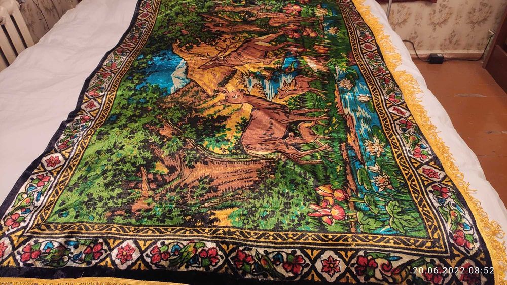 Ковёр настенный -художественный, новый.