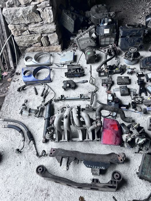 Части за nissan terrano 2.4i нисан терано 2