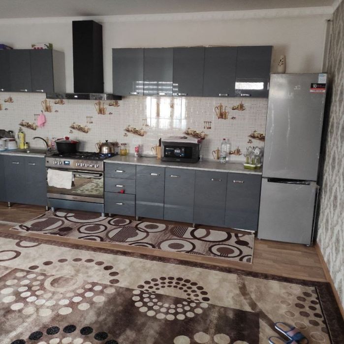 Dacha sotiladi orta saroyda uy sotiladi