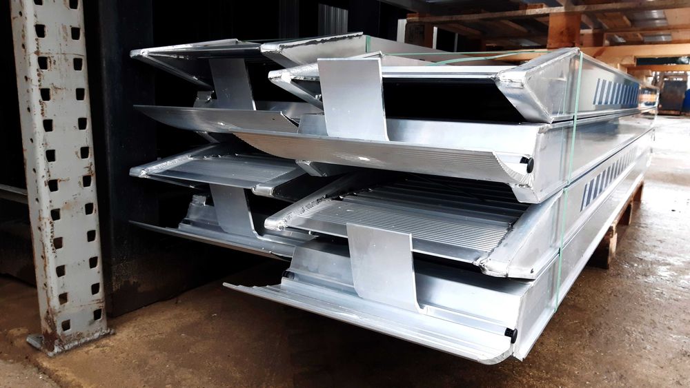 Rampe cu bordura din aluminiu 3,5m capacitate max 4580kg - Stoc Brasov