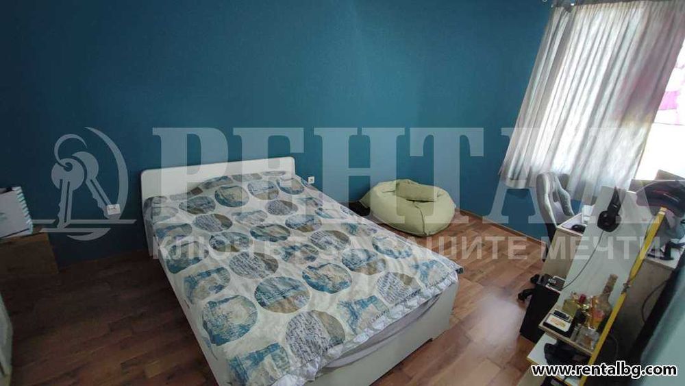 Продава се Тристаен апартамент в Пловдив, Център - 93 кв.м за 2022 €/кв.м - Снимка #4