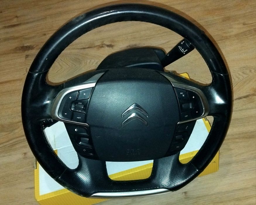 Мултифункционален волан с аербег airbag и лентов кабел + лост за мигач