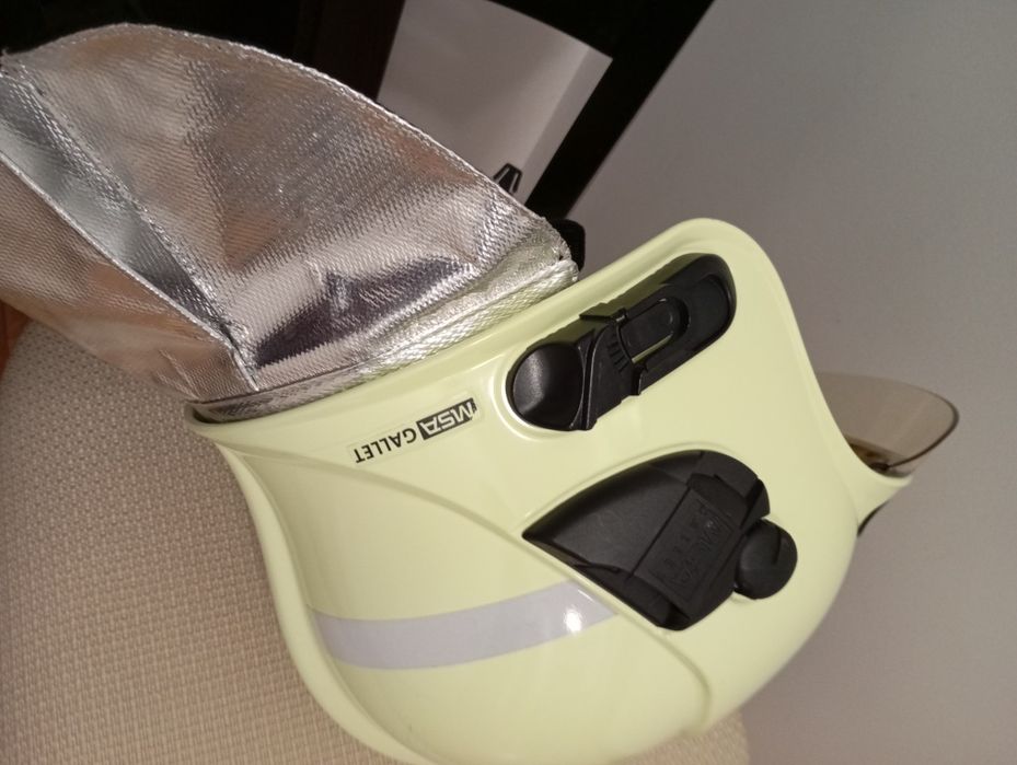 Пожарникарска каска