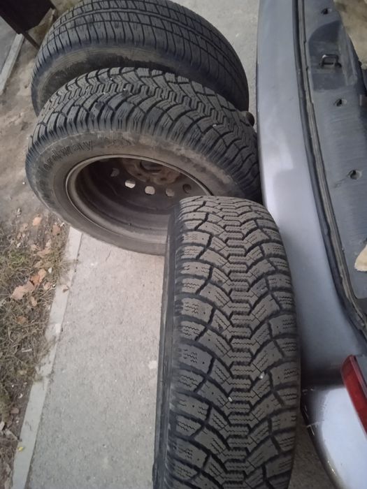 Продам зимние шыны с дисками
