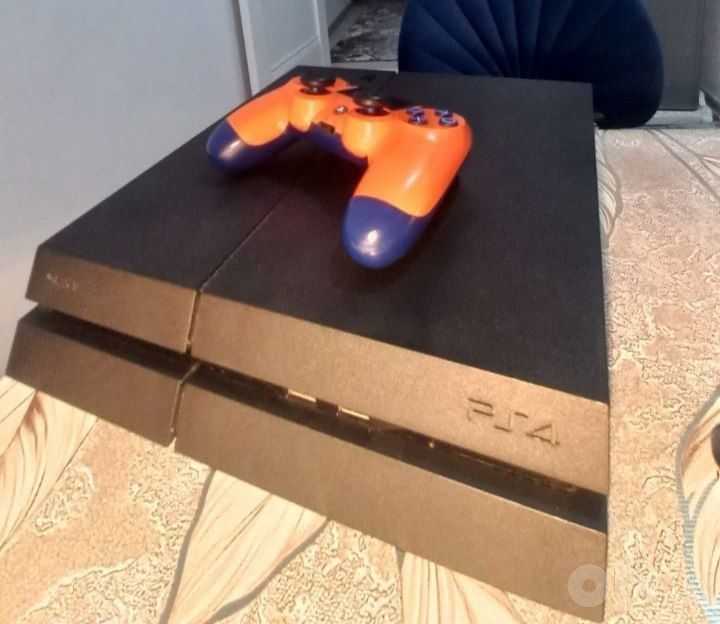 Ps 4 Pro holati zur deyarli ishlatilmagan 1 joystick bor