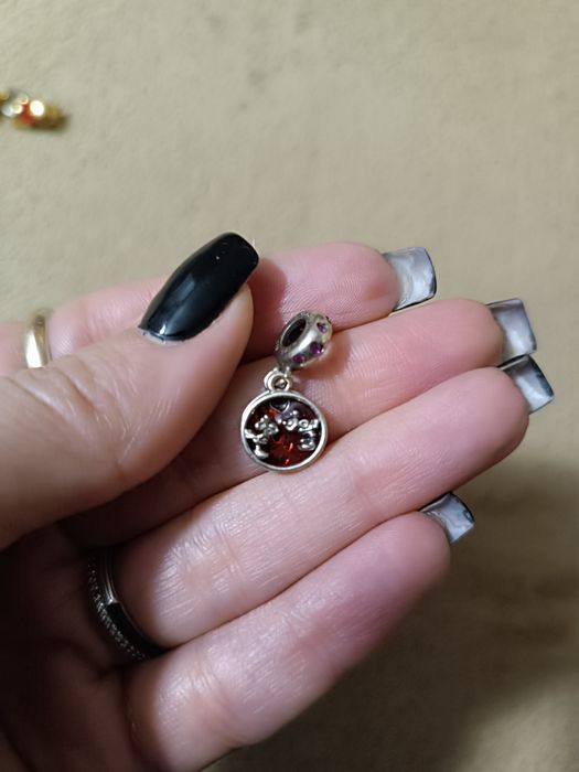 Vând charmuri personaje disney