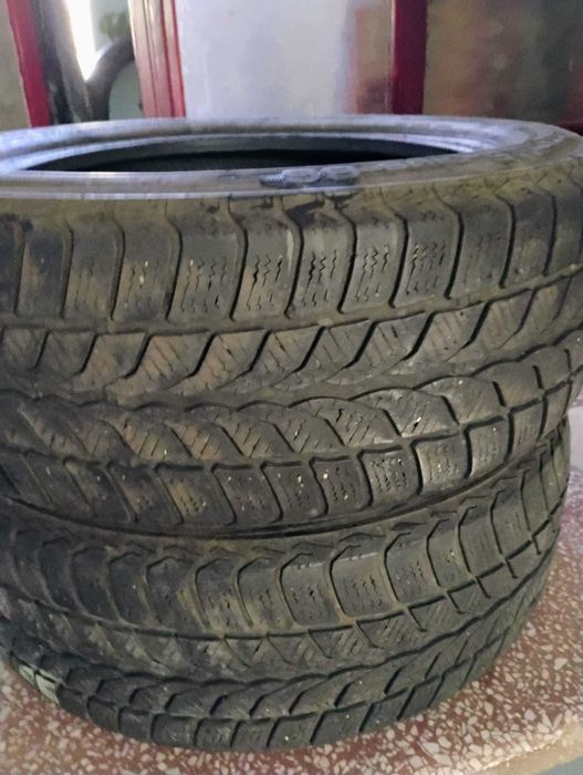 Vând anvelope de iarnă și vară diferite modele