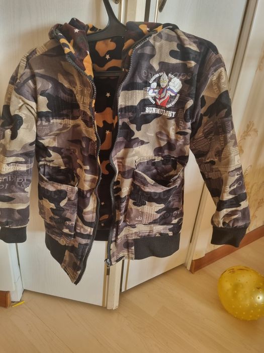 Продам детскую куртку