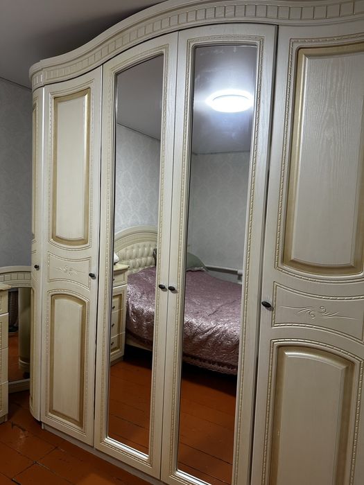 Спальный гарнитур