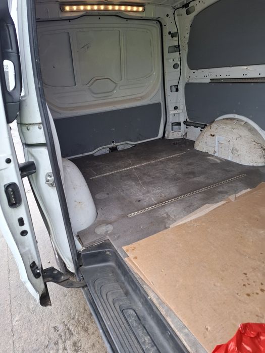 Inchiriez duba Mercedes Vito  ITransport mobilă București | Transport marfă | Mutări rapide | Curse expres România | Mercedes Vito I