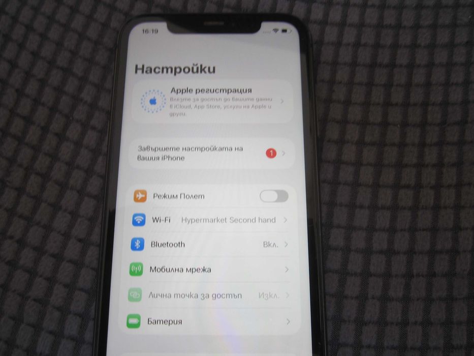iPhone 11 64GB battery health 82%