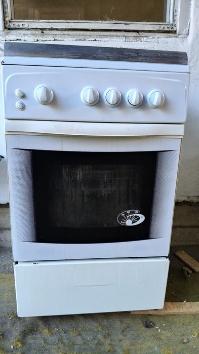 Продам газовую плиту Б/У