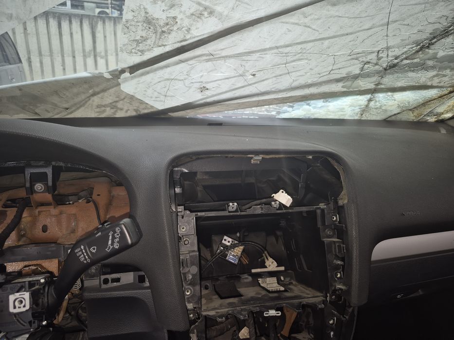 Арматурно табло без ербег за голф 6