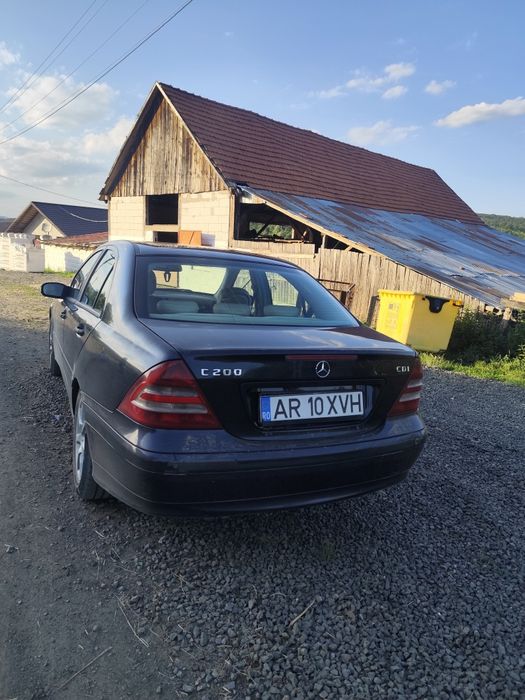 Cînd Mercedes c.class 2005 in stare buna preț în privat