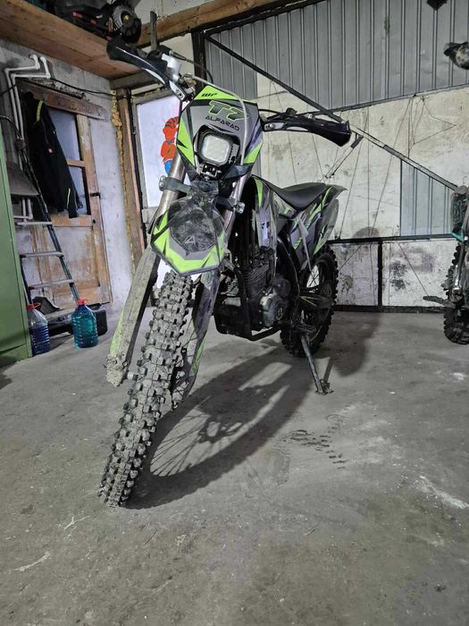 Motocicleta Alfarad 250