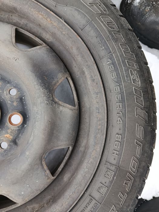Продам летнюю резину с дисками
