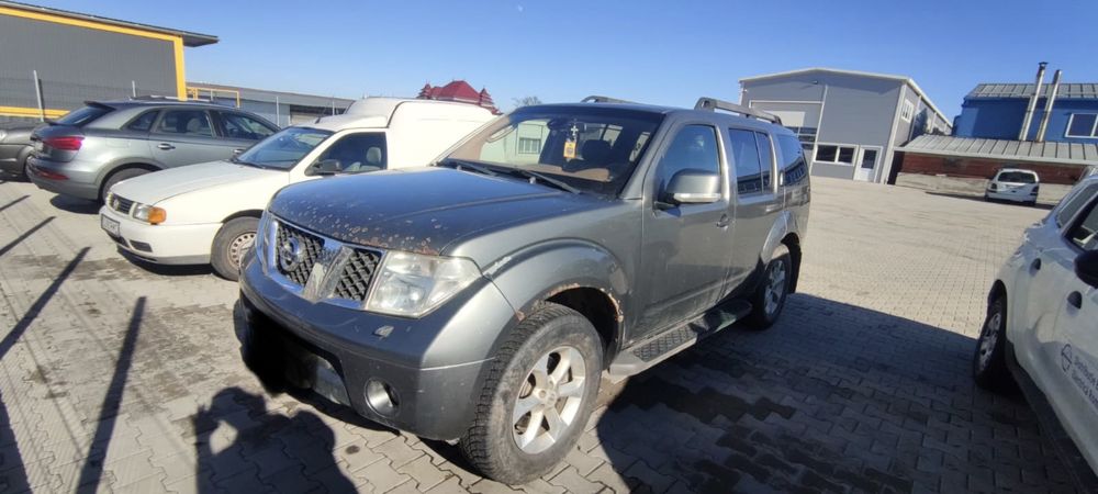 Dezmembrez Nissan Pathfinder