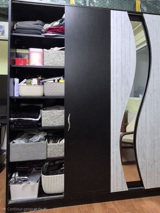 Șifonier negru cu oglindă