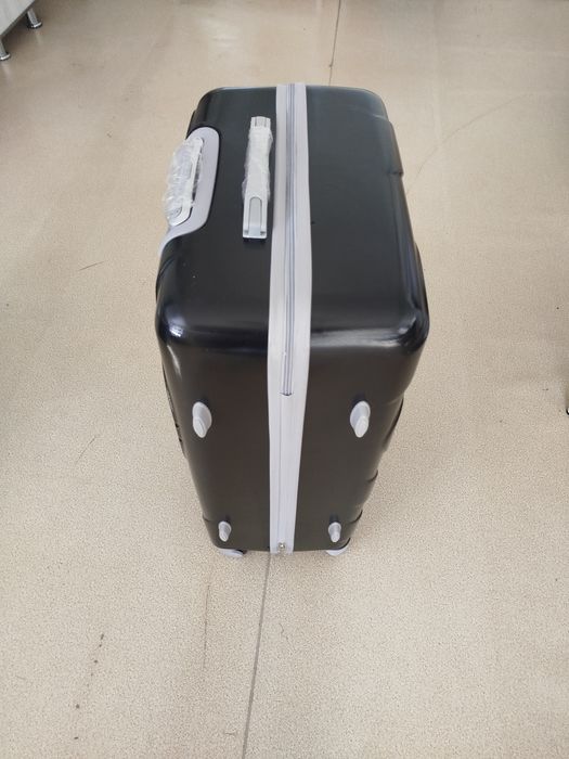 Чемодан большой 2 цвет