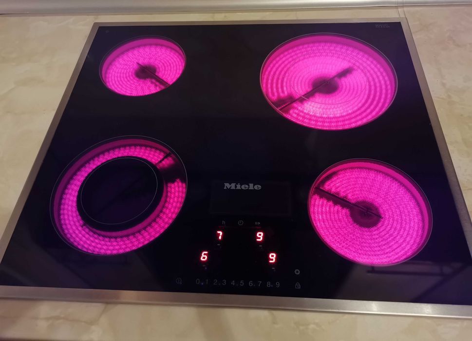 Плот за вграждане MIELE KM 6202 *Отлично състояние!