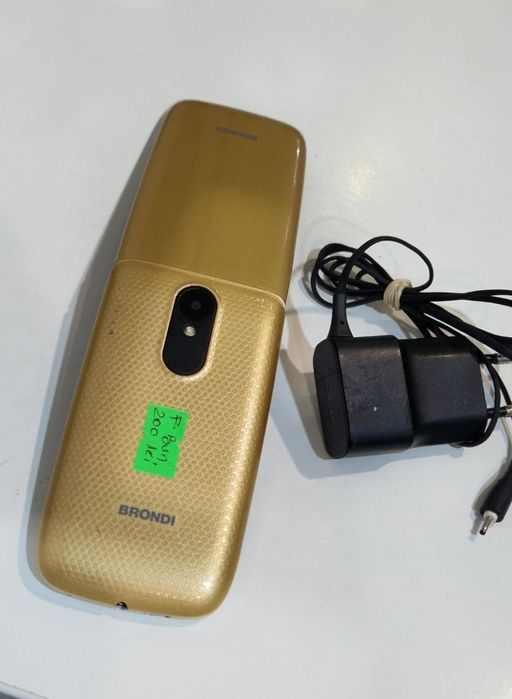 Super telefon cu clapeta.  Special pentru Seniori.