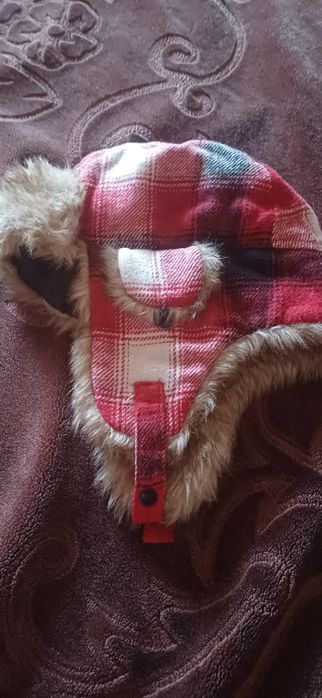 Vand caciula cu blana pt copii marimea M,caciula estw nouua