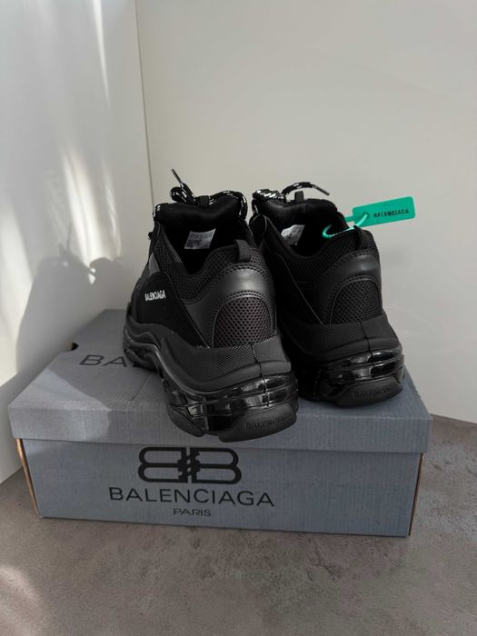 Adidași BALENCIAGA Triple S, Unisex, NOI - Cu Cutie / Accesorii