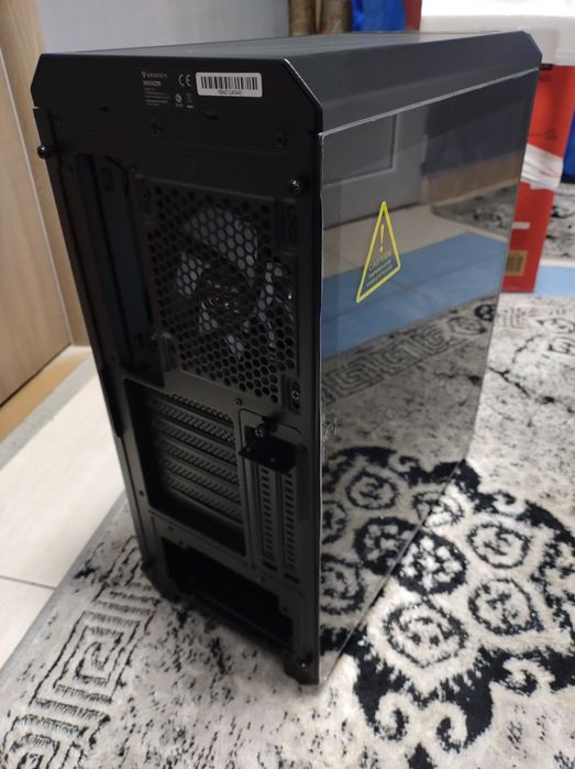 Carcasa pc Genesis irid 505