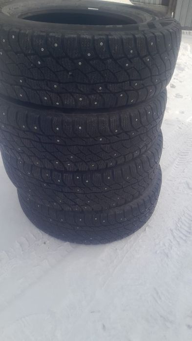 Продам комплект шин.