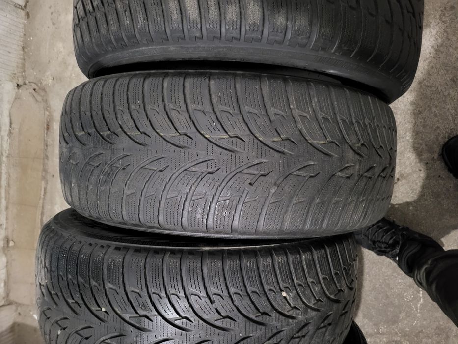 Anvelope iarna  215 60 16