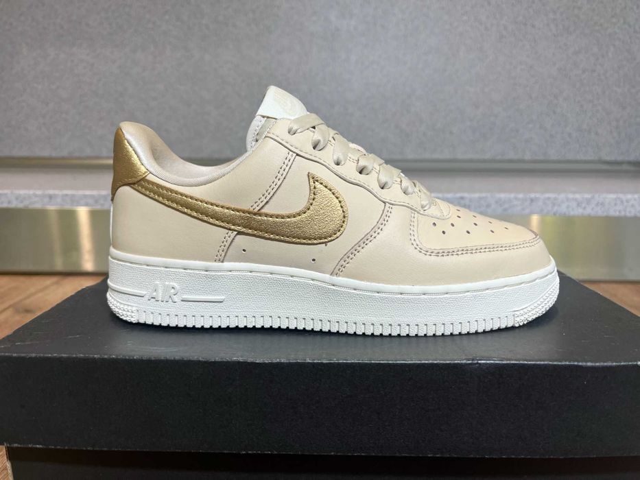 ОРИГИНАЛНИ *** Nike Air Force 1 Low '07 Sanddrift Metallic Gold
