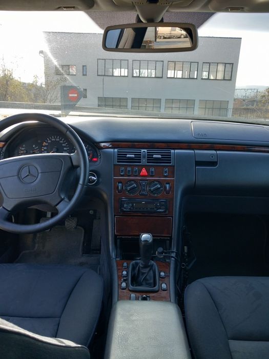 Vând Mercedes w210 elegance