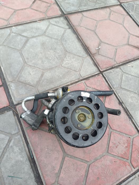 Продам компрессор и гур на Toyota