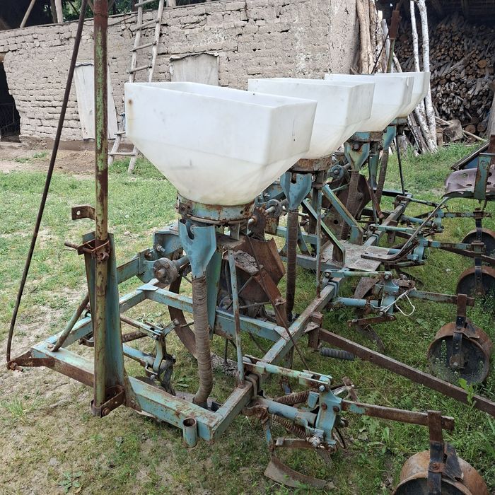 Срочно Селька сотилади, продаётся сельского хозяйственный техник.