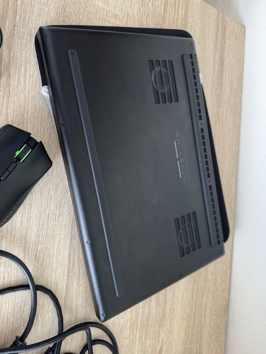 Razer Blade 15 Base / 2.5 Tb SSD / 40 Gb RAM / i7-10th/ RTX2060 (6 Gb)